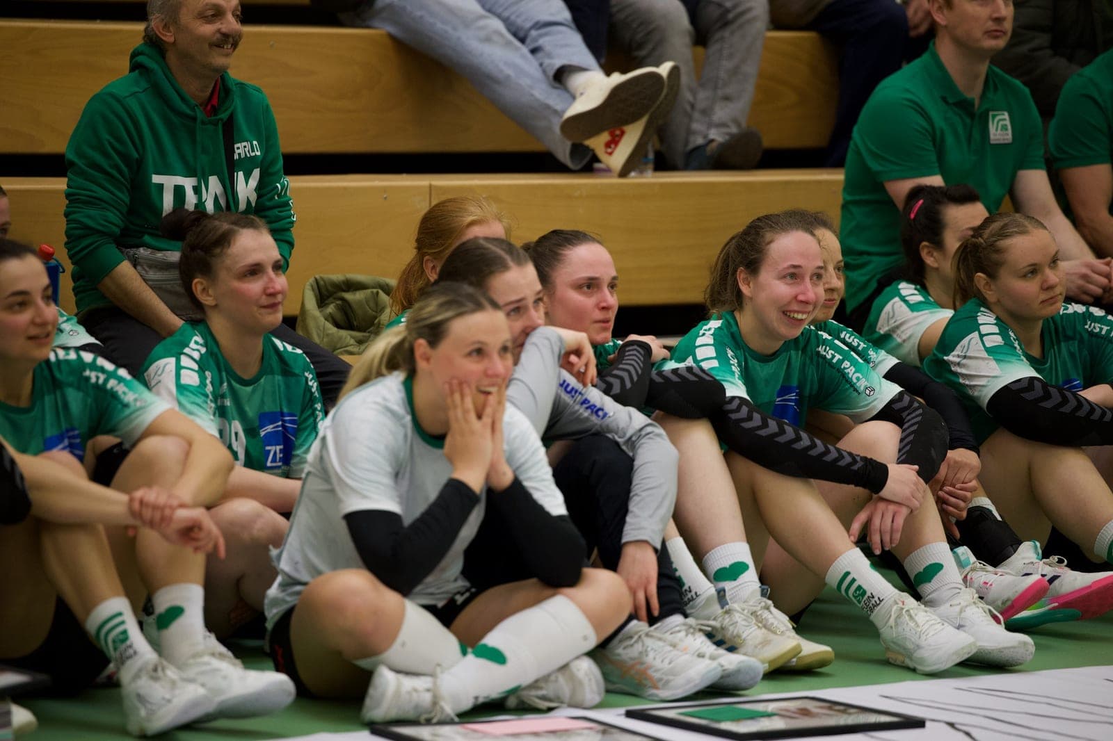 Damen 1 (DANKE): Bilder sagen mehr als tausend Worte…, Bild 20